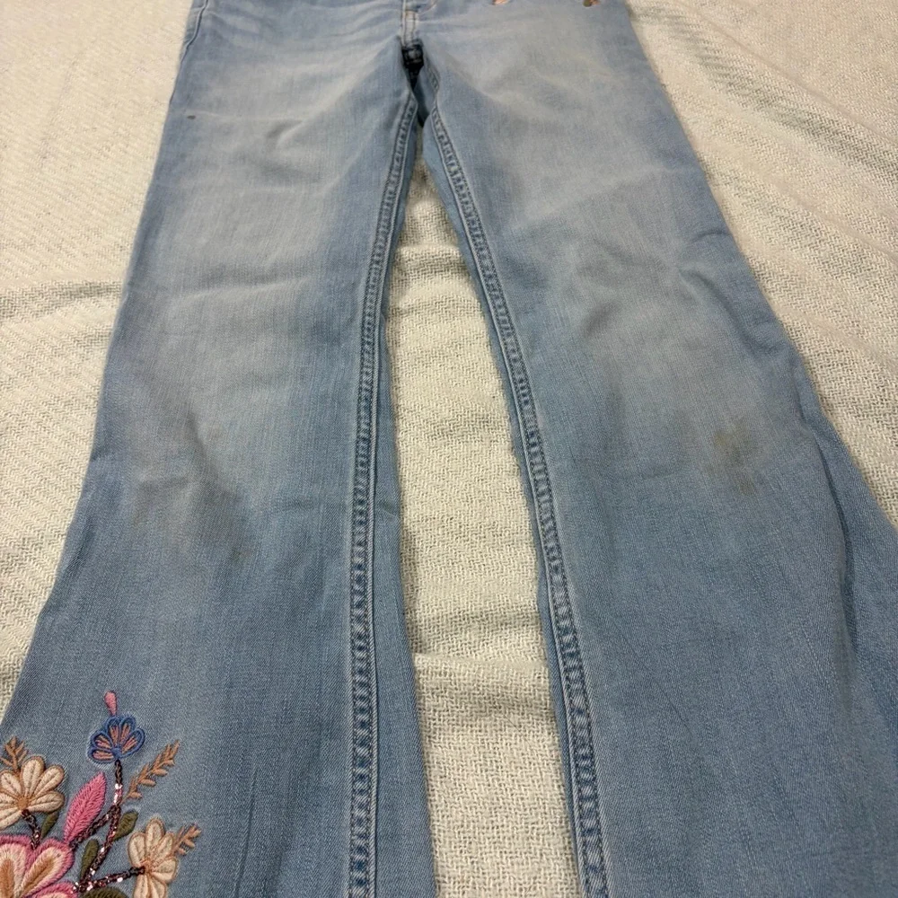 Abercrombie and Fitch Girls High Rise Flare Embroidered Jeans asz 11/12